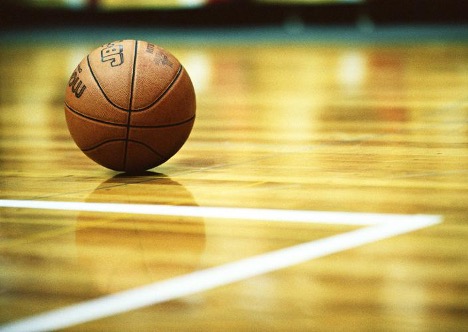 中心举办全国会员篮球赛活动